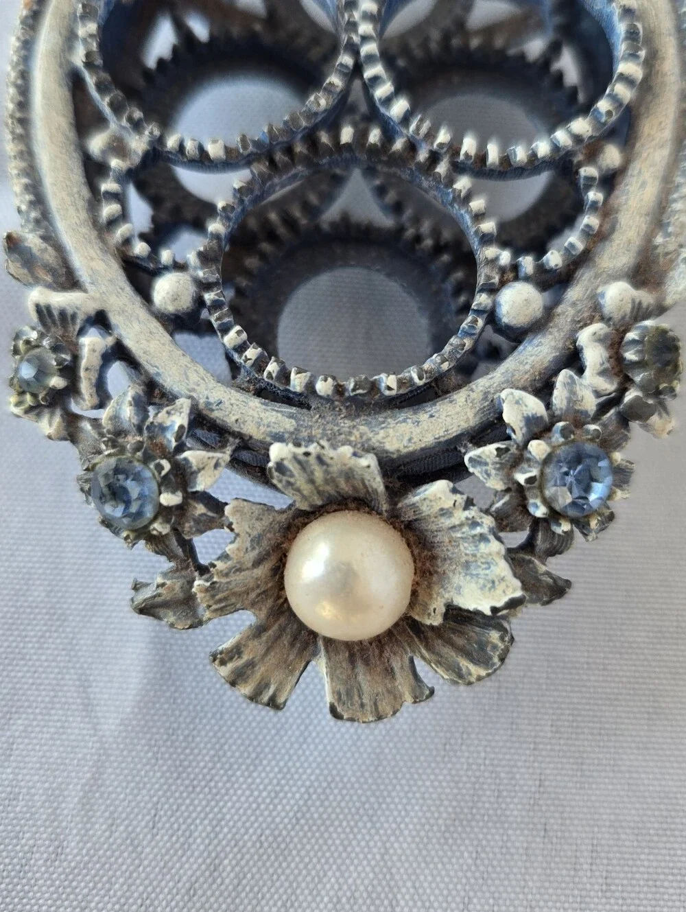 Vintage Florenza Filigree Footed Lipstick Holder 4 Slot
